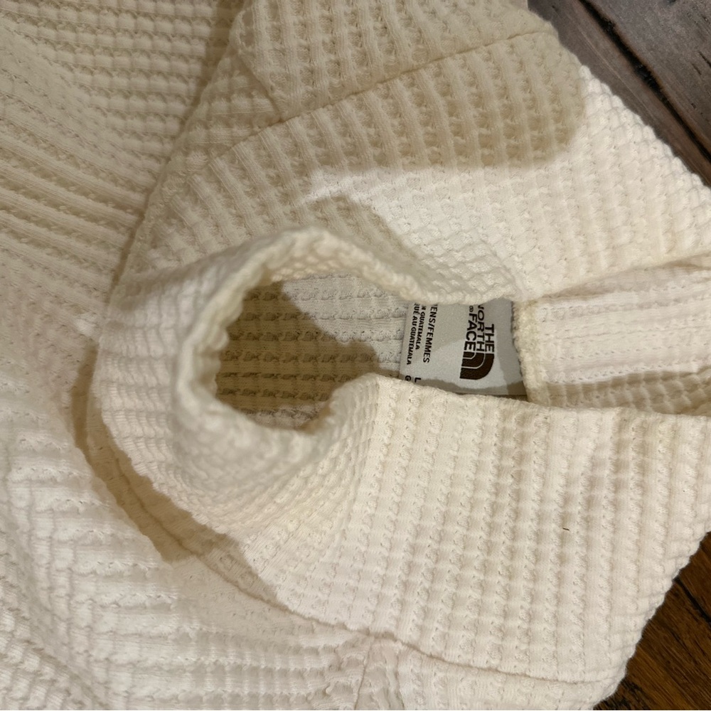 North face cream pull over - Picture 3 of 5